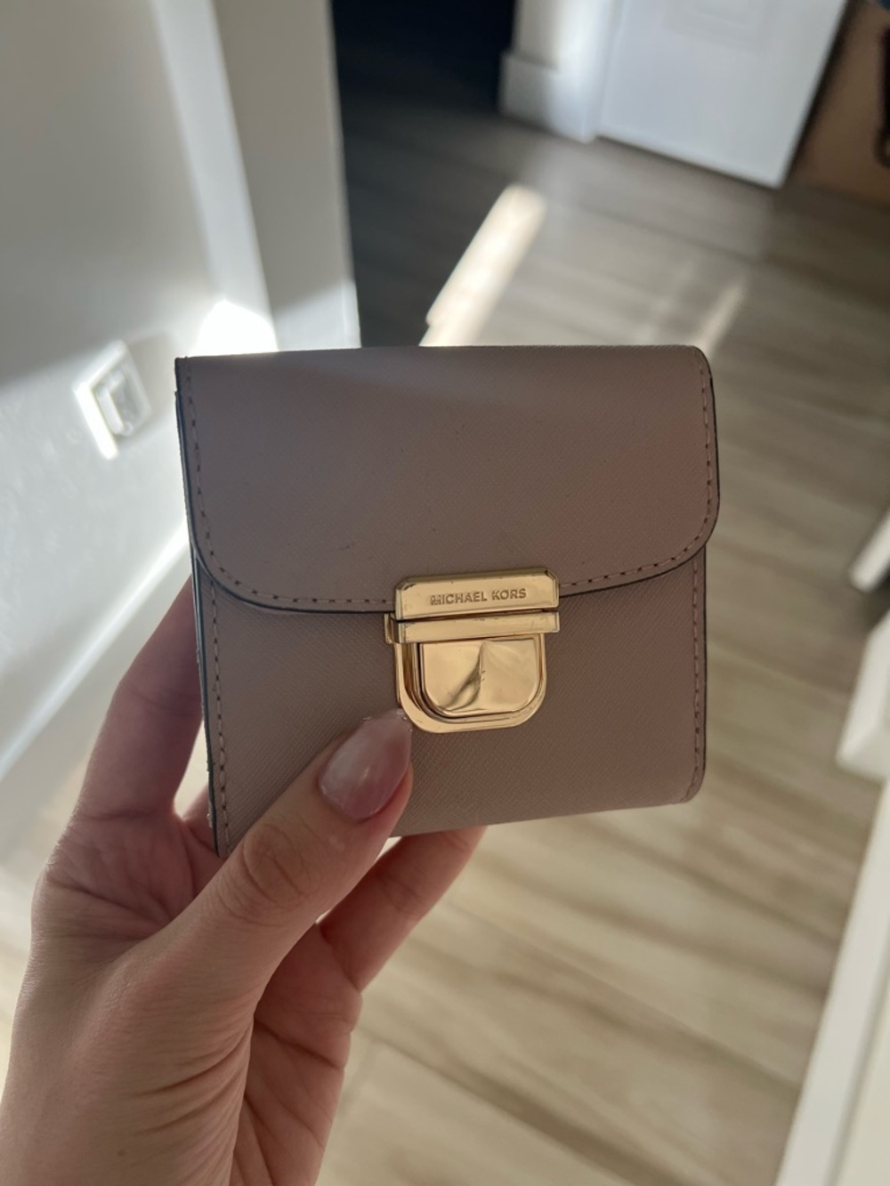 Michael Kors Small Pebbled Leather Wallet in Taupe with Gold Hardware